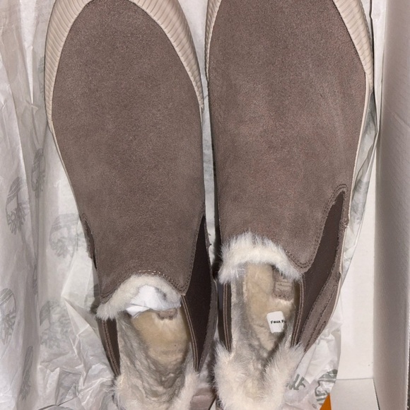 Timberland warm fur lined boots in Taupe Color - Picture 7 of 9